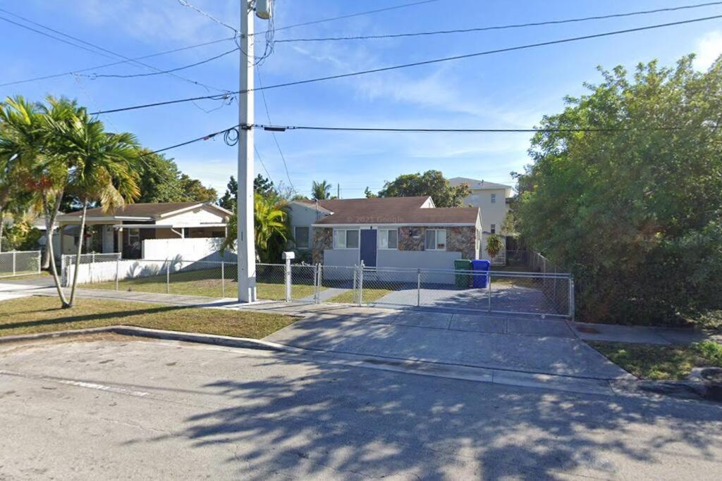 マイアミ Entire 3/1 House Near Wynwood!ヴィラ エクステリア 写真