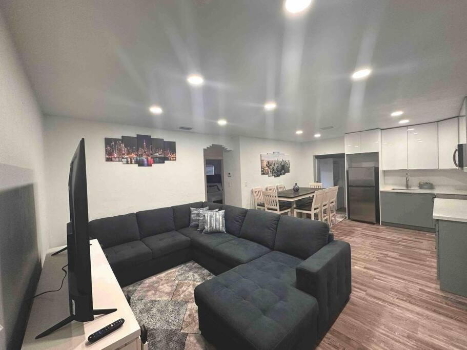 マイアミ Entire 3/1 House Near Wynwood!ヴィラ エクステリア 写真