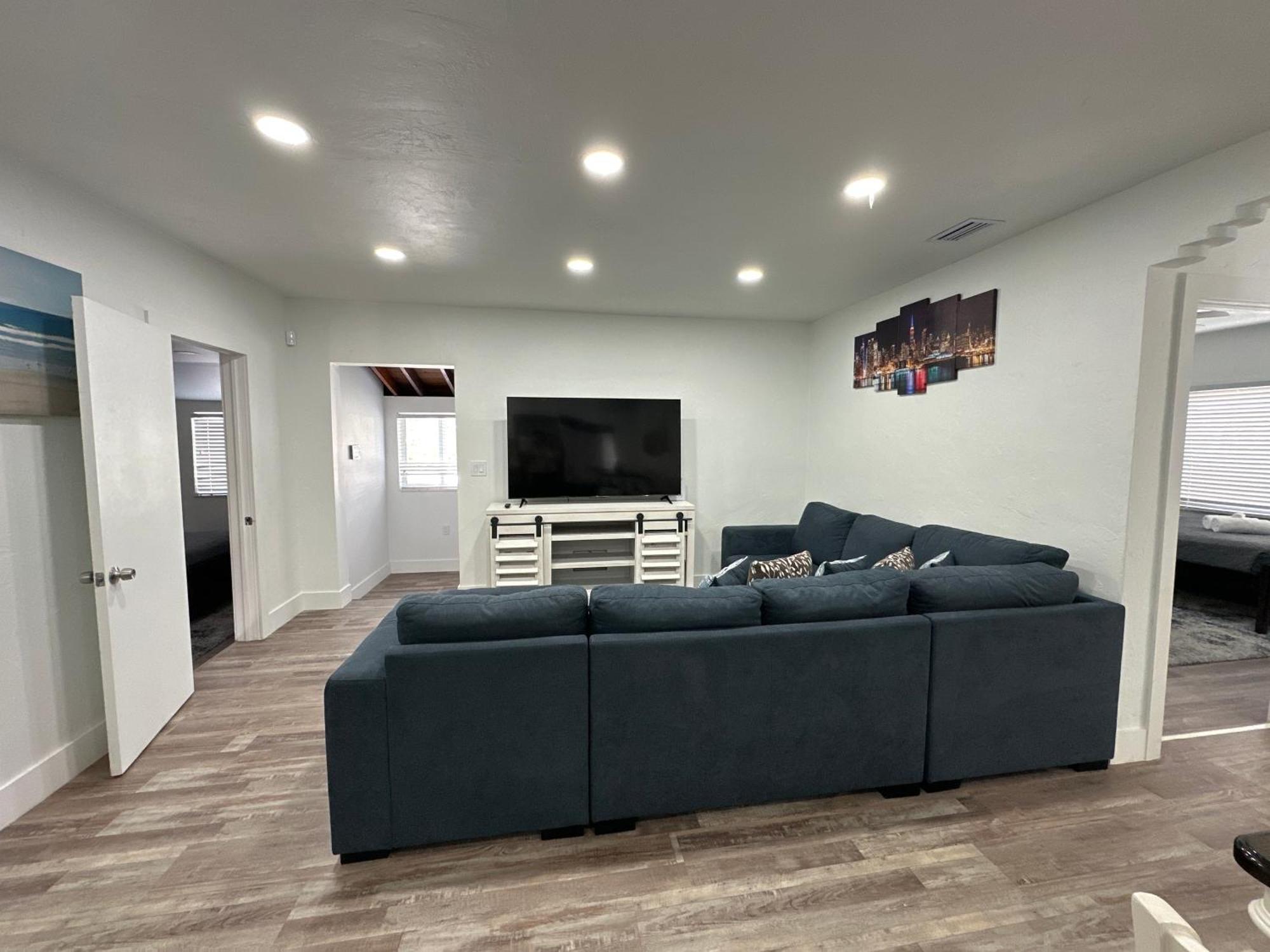 マイアミ Entire 3/1 House Near Wynwood!ヴィラ エクステリア 写真